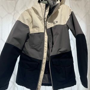 Oakley ski/snowboard jacket